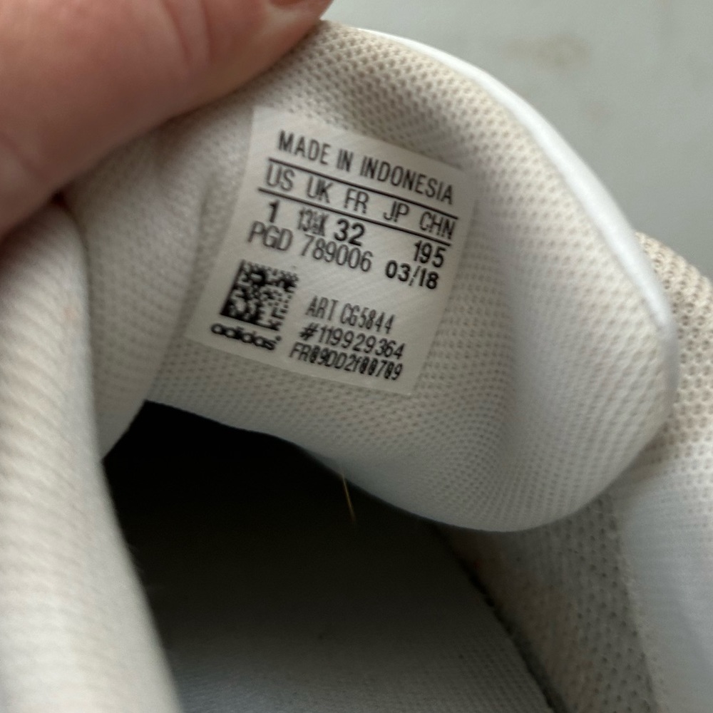 Addidas sneakers - Picture 2 of 3